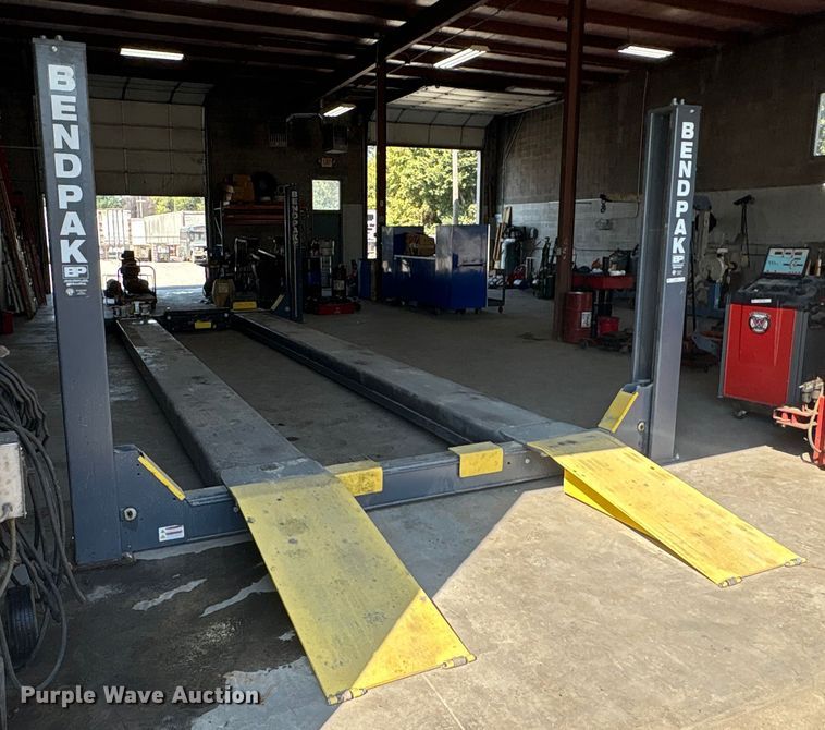 image for item EM6085 2021 Bendpak HDS-27X four post automotive lift