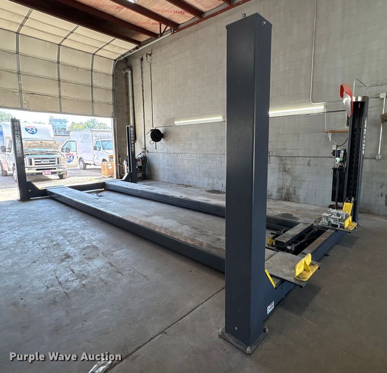 image for item EM6085 2021 Bendpak HDS-27X four post automotive lift