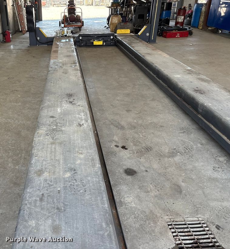 image for item EM6085 2021 Bendpak HDS-27X four post automotive lift
