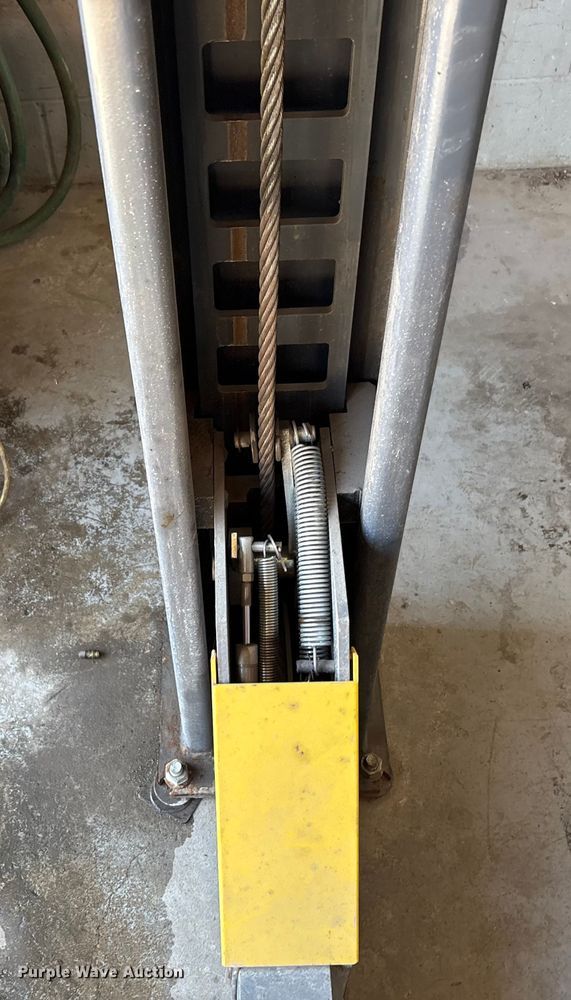 image for item EM6085 2021 Bendpak HDS-27X four post automotive lift