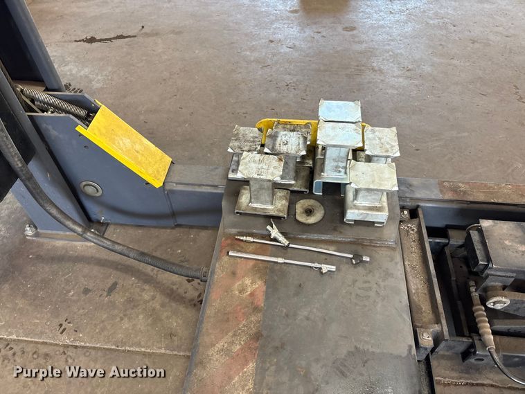 image for item EM6085 2021 Bendpak HDS-27X four post automotive lift