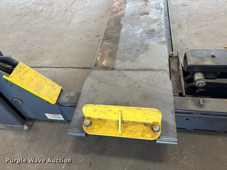 image for item EM6085 2021 Bendpak HDS-27X four post automotive lift