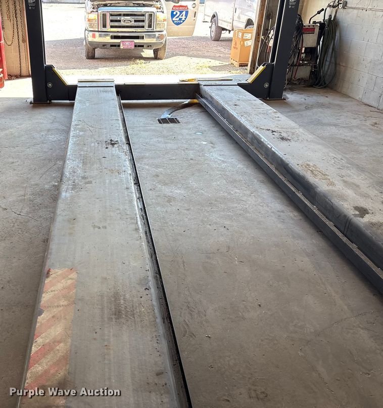 image for item EM6085 2021 Bendpak HDS-27X four post automotive lift