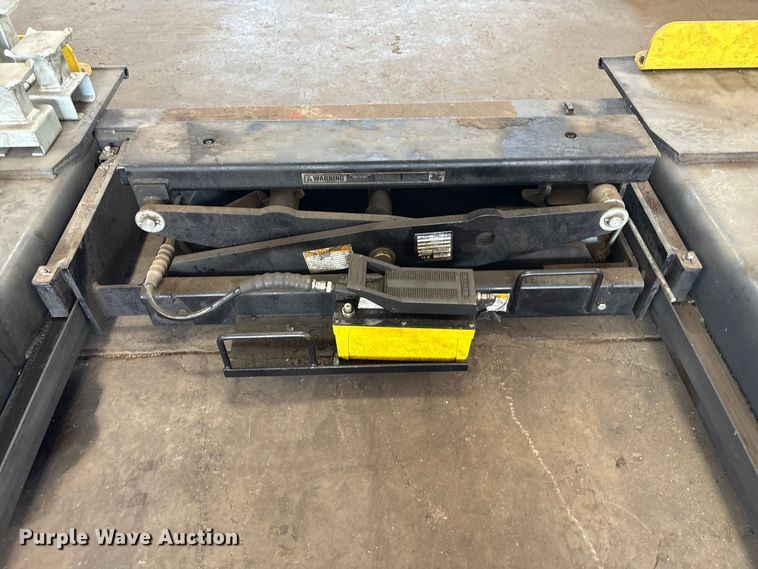 image for item EM6085 2021 Bendpak HDS-27X four post automotive lift