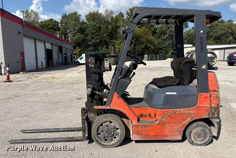 image for item EM6089 2003 Toyota 7FGCU20 forklift
