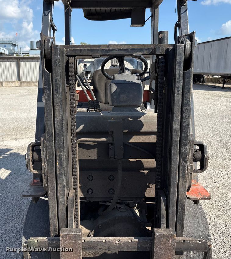 image for item EM6089 2003 Toyota 7FGCU20 forklift