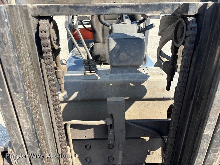 image for item EM6089 2003 Toyota 7FGCU20 forklift