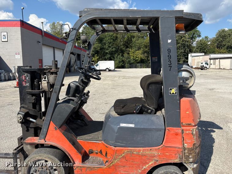 image for item EM6089 2003 Toyota 7FGCU20 forklift