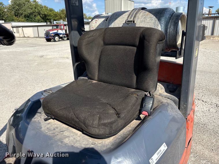image for item EM6089 2003 Toyota 7FGCU20 forklift