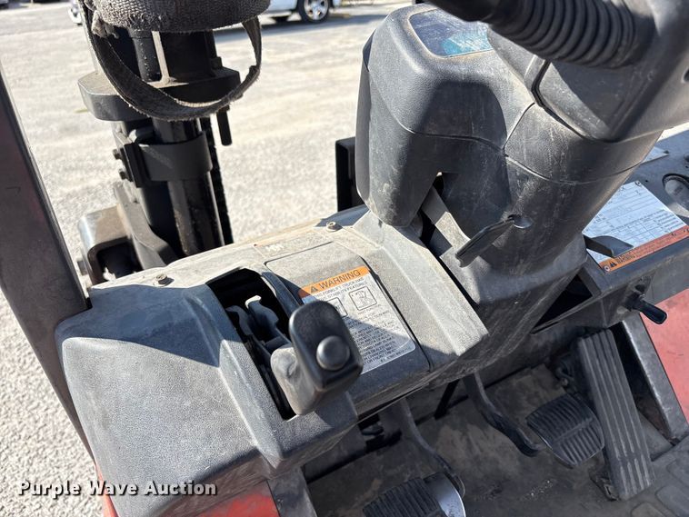 image for item EM6089 2003 Toyota 7FGCU20 forklift