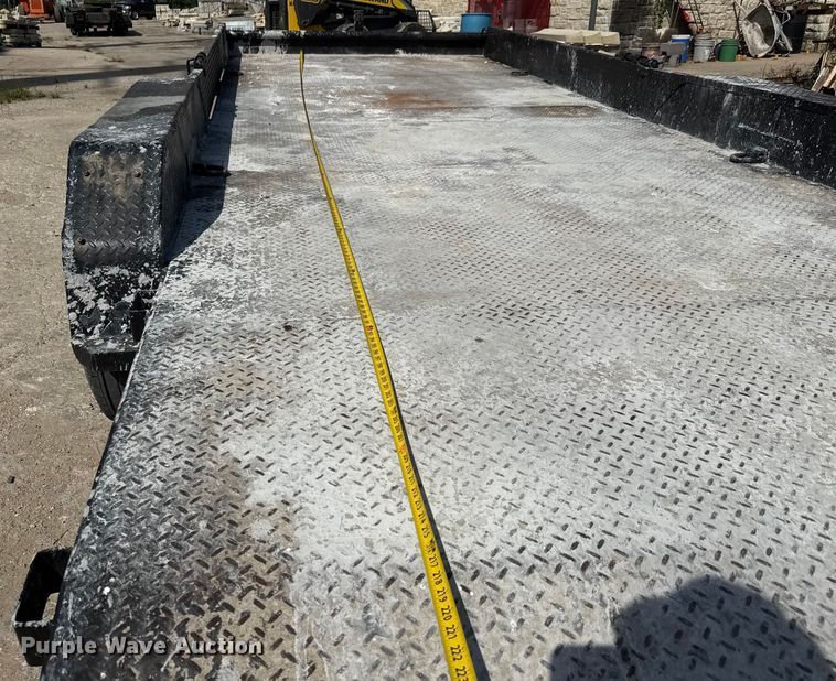 image for item EM8154 2006 Buck equipment trailer