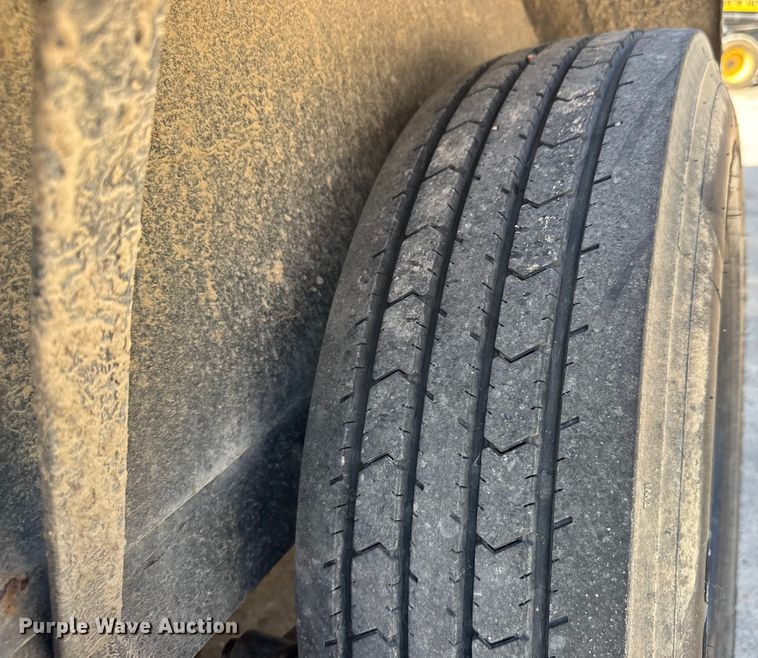 image for item EM8154 2006 Buck equipment trailer