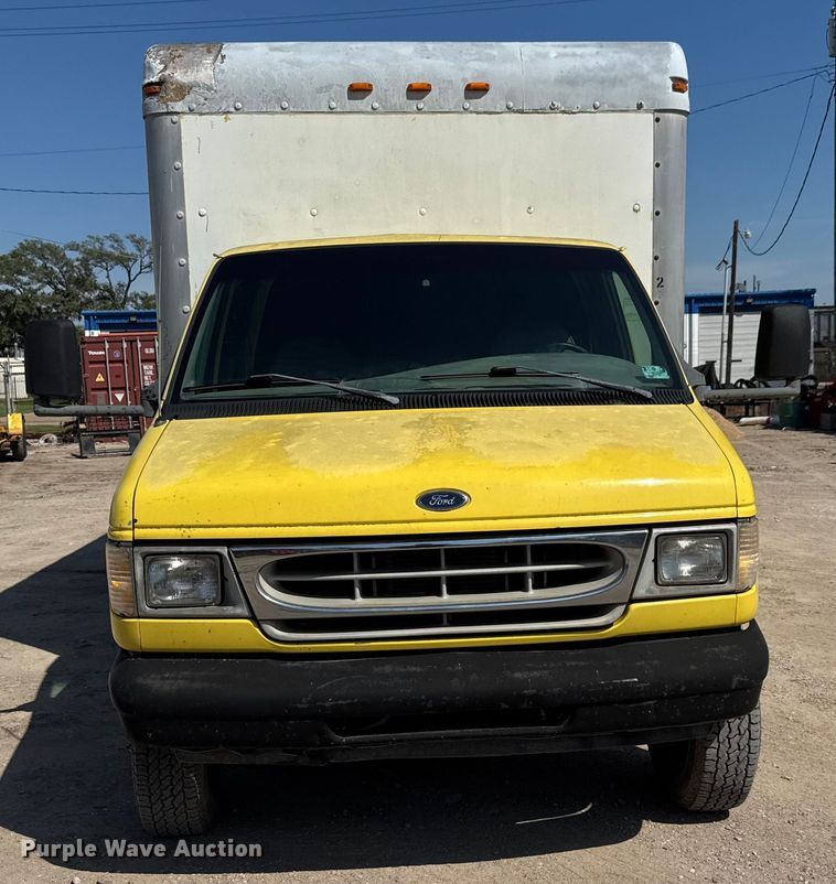 image for item EM8158 1998 Ford E350 box truck