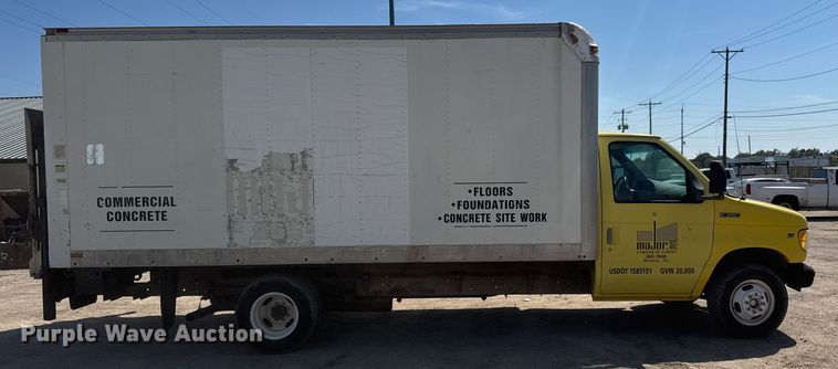 image for item EM8158 1998 Ford E350 box truck