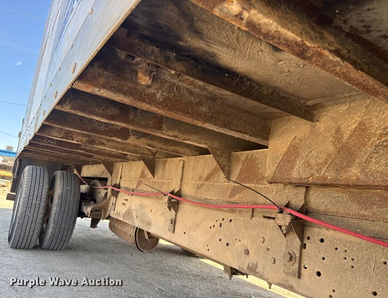 image for item EM8158 1998 Ford E350 box truck