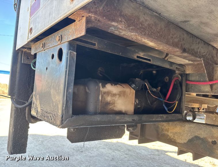 image for item EM8158 1998 Ford E350 box truck