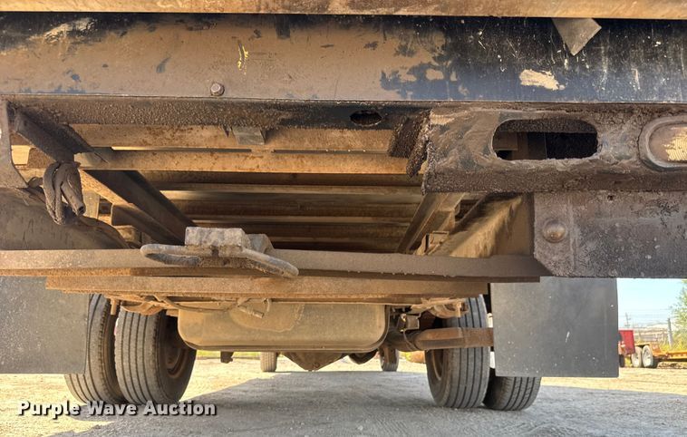 image for item EM8158 1998 Ford E350 box truck