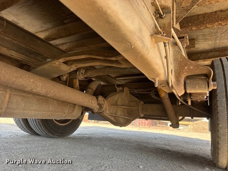 image for item EM8158 1998 Ford E350 box truck