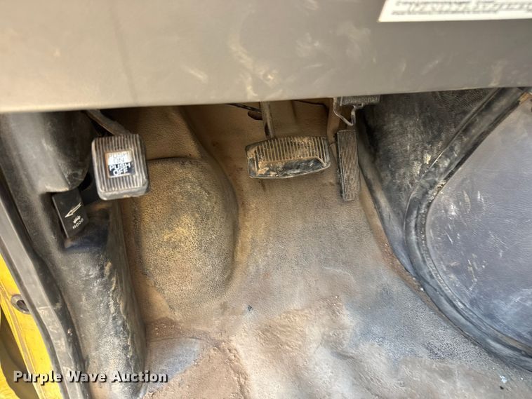 image for item EM8158 1998 Ford E350 box truck