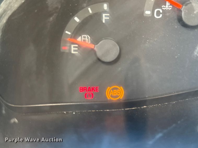 image for item EM8158 1998 Ford E350 box truck