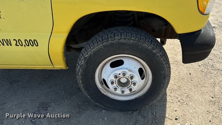 image for item EM8158 1998 Ford E350 box truck