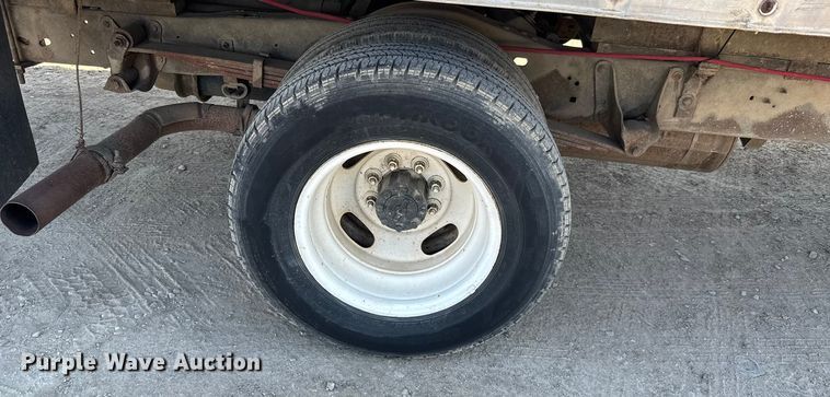 image for item EM8158 1998 Ford E350 box truck