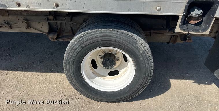 image for item EM8158 1998 Ford E350 box truck