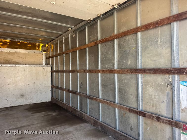 image for item EM8158 1998 Ford E350 box truck