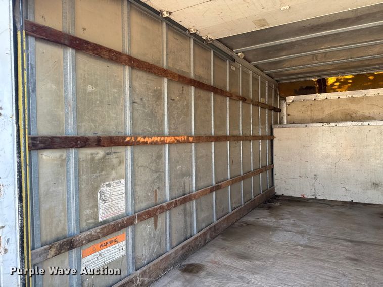 image for item EM8158 1998 Ford E350 box truck