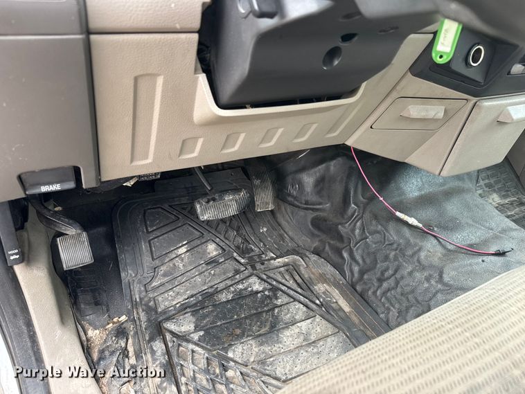 image for item EM8166 2008 Ford F450 Super Duty XL flatbed truck