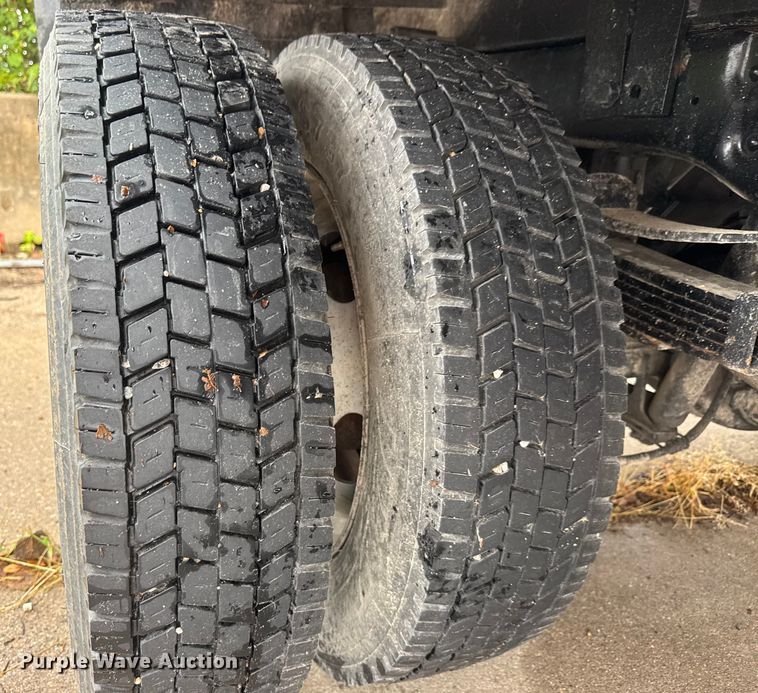 image for item EM8166 2008 Ford F450 Super Duty XL flatbed truck