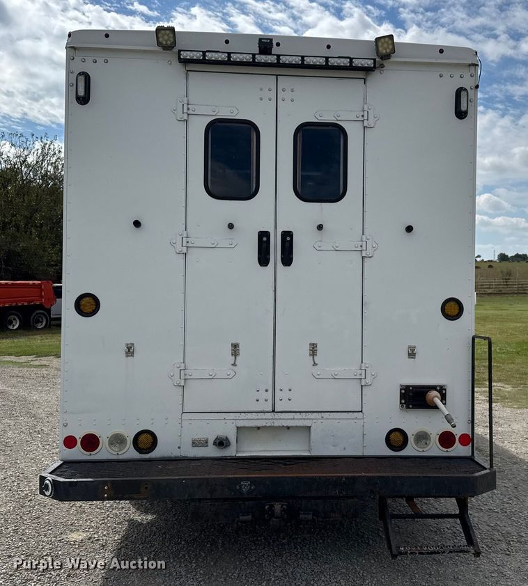 image for item EM8196 2015 Freightliner MT55 delivery van