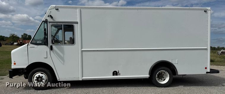 image for item EM8196 2015 Freightliner MT55 delivery van