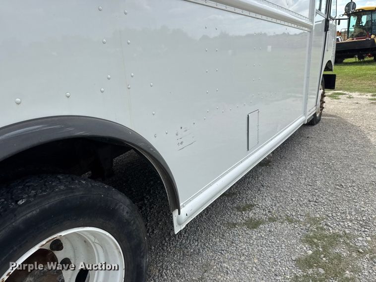 image for item EM8196 2015 Freightliner MT55 delivery van