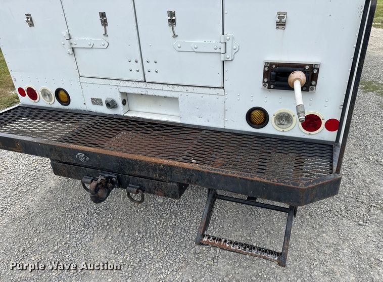 image for item EM8196 2015 Freightliner MT55 delivery van