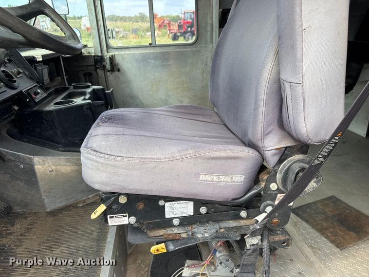 image for item EM8196 2015 Freightliner MT55 delivery van