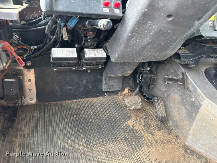 image for item EM8196 2015 Freightliner MT55 delivery van