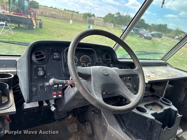 image for item EM8196 2015 Freightliner MT55 delivery van