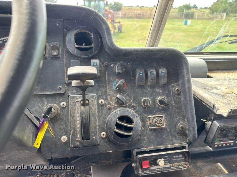 image for item EM8196 2015 Freightliner MT55 delivery van