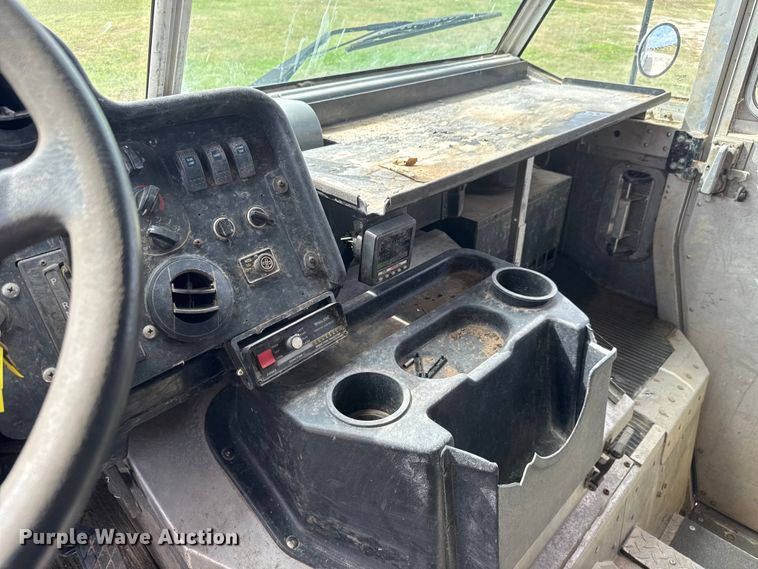 image for item EM8196 2015 Freightliner MT55 delivery van