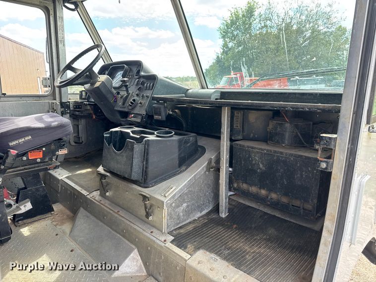 image for item EM8196 2015 Freightliner MT55 delivery van