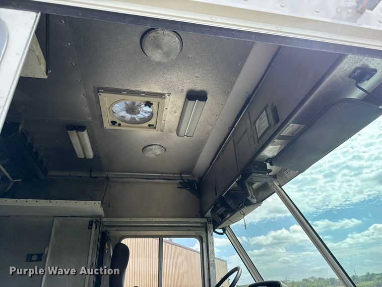 image for item EM8196 2015 Freightliner MT55 delivery van