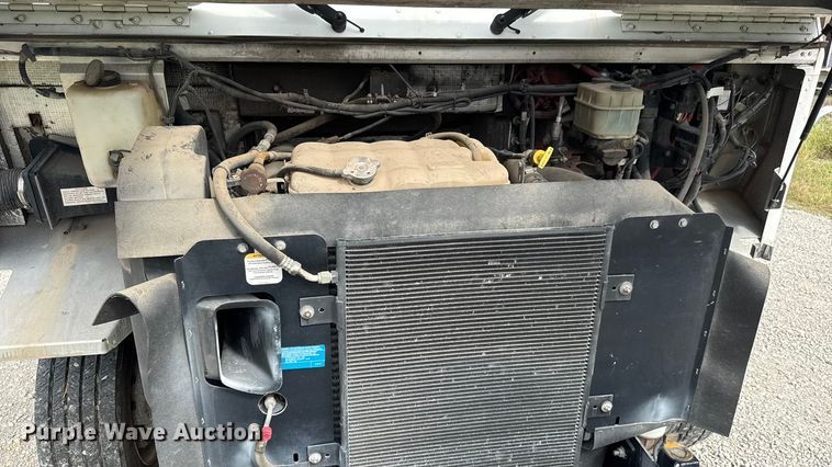 image for item EM8196 2015 Freightliner MT55 delivery van