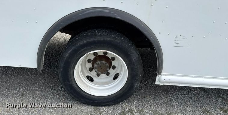 image for item EM8196 2015 Freightliner MT55 delivery van