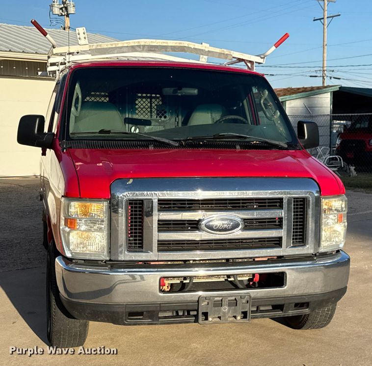 image for item EM8256 2008 Ford E350 Super Duty van