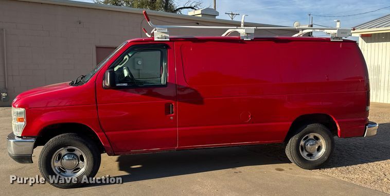 image for item EM8256 2008 Ford E350 Super Duty van