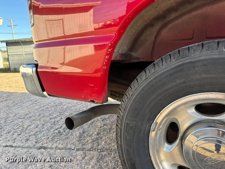 image for item EM8256 2008 Ford E350 Super Duty van