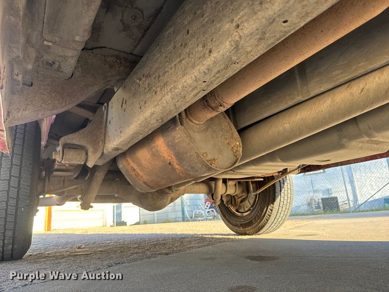 image for item EM8256 2008 Ford E350 Super Duty van