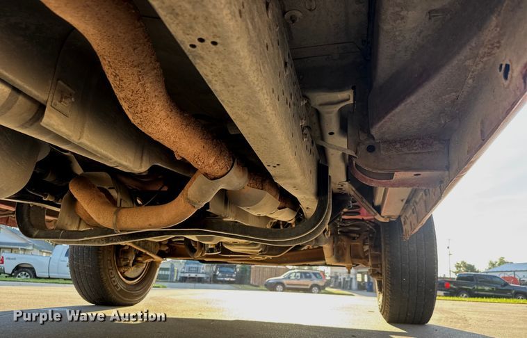 image for item EM8256 2008 Ford E350 Super Duty van