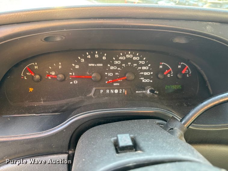 image for item EM8256 2008 Ford E350 Super Duty van